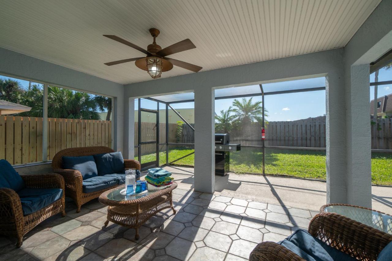 Oceanview Haven - 2Br Beach Townhome With Patio, Shared Heated Pool Steps From Paradise Beach Park! Melbourne Zewnętrze zdjęcie