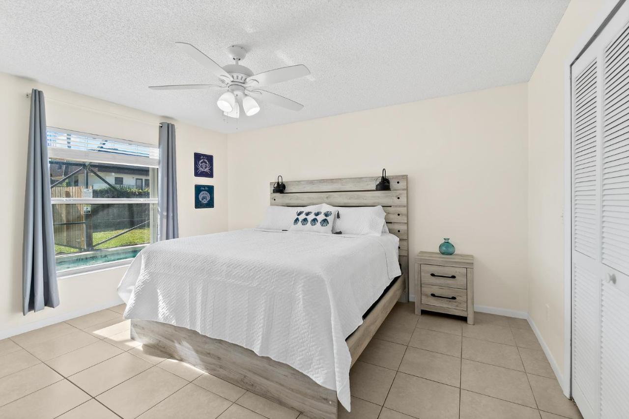 Oceanview Haven - 2Br Beach Townhome With Patio, Shared Heated Pool Steps From Paradise Beach Park! Melbourne Zewnętrze zdjęcie